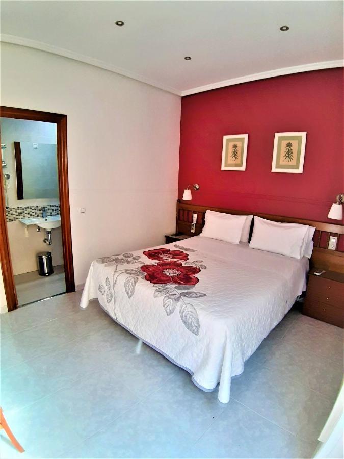 Hostal Dulcinea Madrid Exterior photo