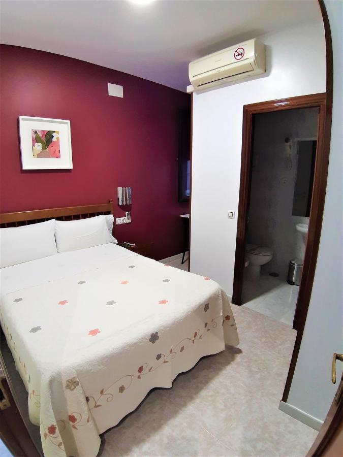Hostal Dulcinea Madrid Exterior photo