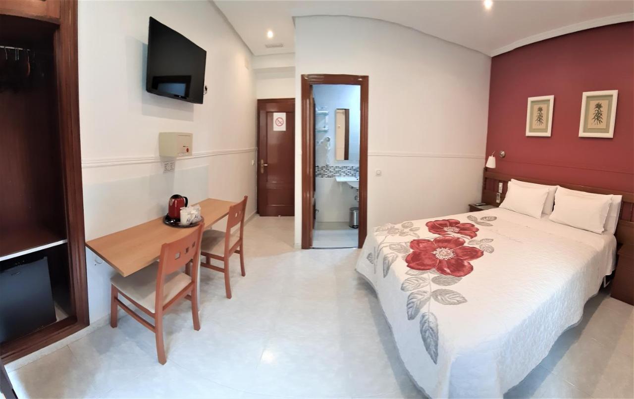 Hostal Dulcinea Madrid Exterior photo