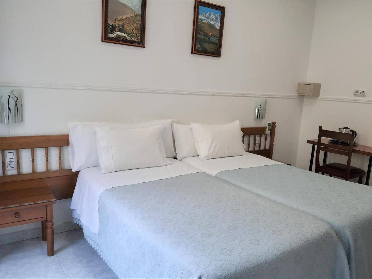 Hostal Dulcinea Madrid Exterior photo