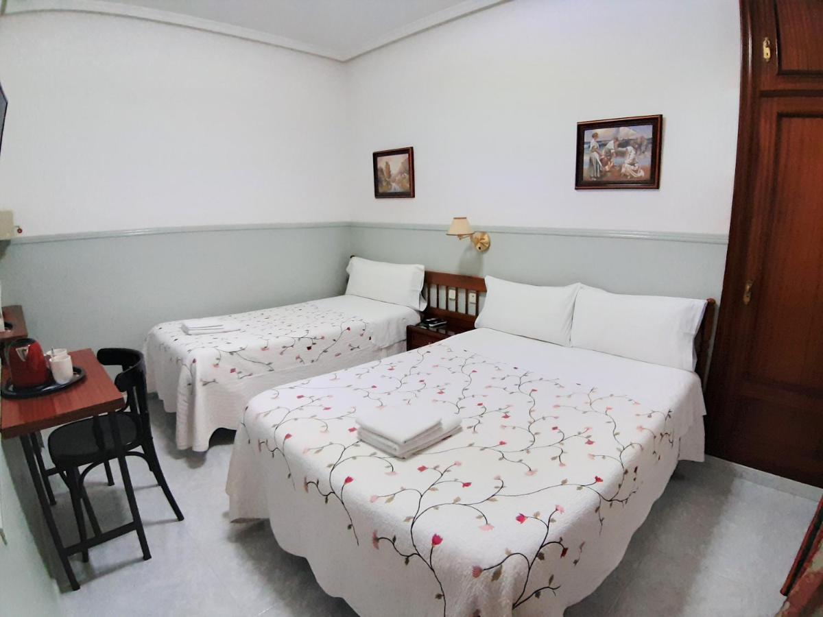 Hostal Dulcinea Madrid Exterior photo